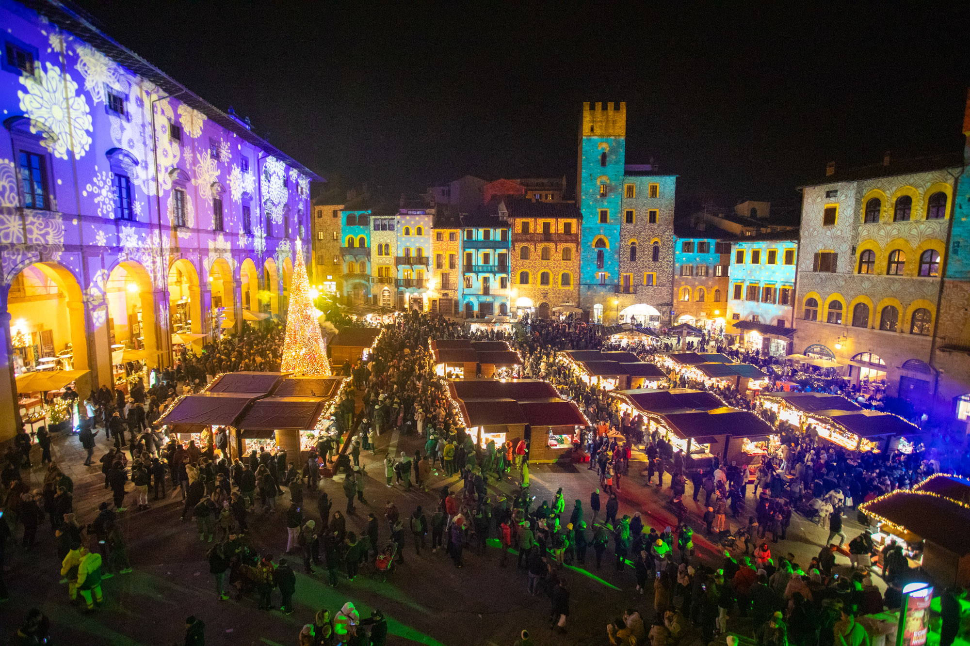 AREZZO MERCATINI DI NATALE APERTI TUTTI I GIORNI FINO AL 1